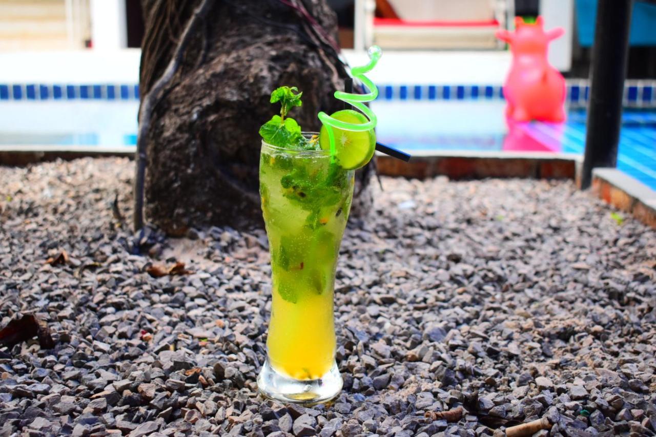 White Rabbit Hostel Siem Reap (Adults Only) Buitenkant foto