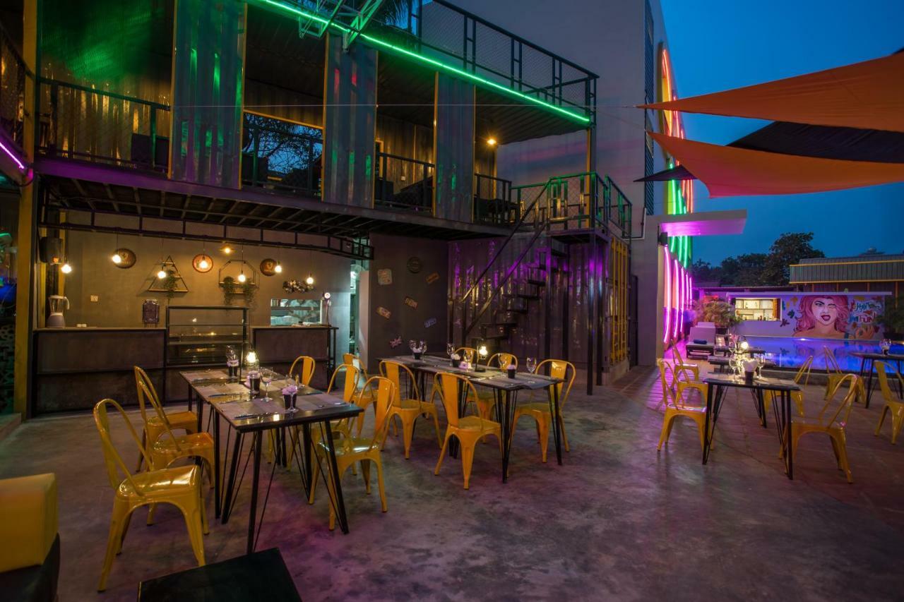 White Rabbit Hostel Siem Reap (Adults Only) Buitenkant foto